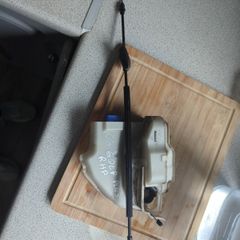 golf plus 06 right hand side door mechanism