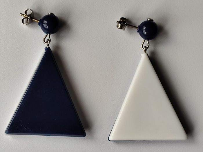1980s Vintage Two Tone Triangle Geometric Earrings