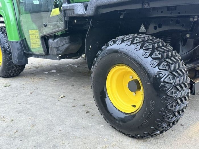 2022 John Deere Gator Hpx815e