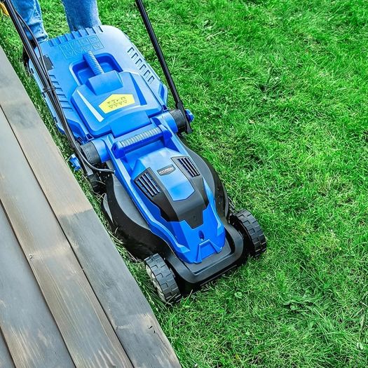 1300W Electric Lawn Mower  33cm Lightweight Corded Lawnmower, 30L Grass Box, Foldable Handle, 3 Cutting Heights, Ideal for Small Gardens