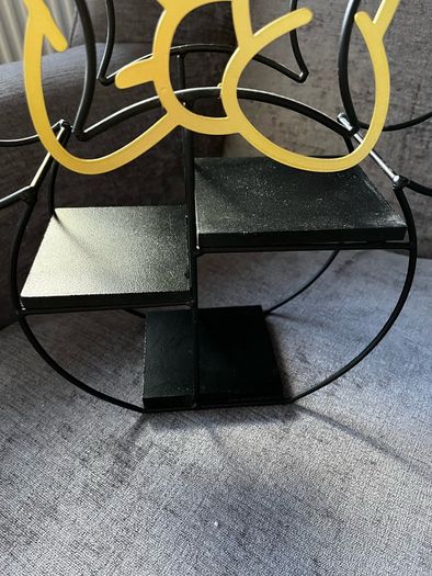 Minnie Mouse decorative shelf