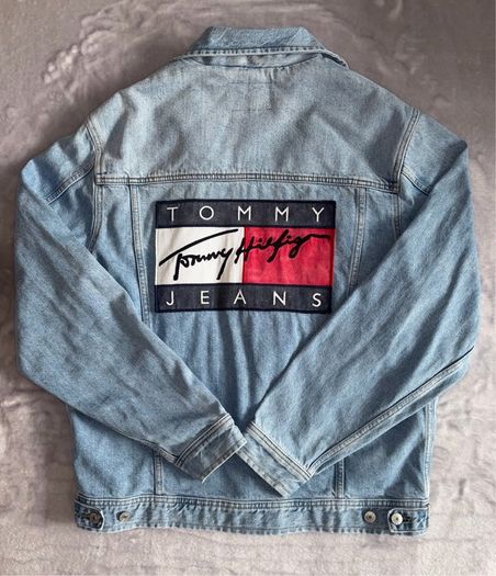 Vintage 90s USA Flag Rare Tommy Hilfiger American Flag Denim Jacket Light Blue Wash Oversized Big Tommy Logo At The Back Unisex Size S