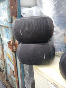2 pair of  biamp speakers with wall bracket