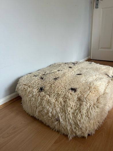 Wool pouf