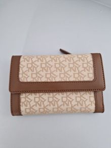 DKNY purse / wallet
