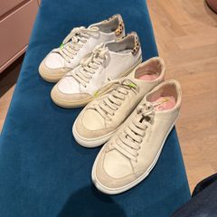 2 pairs axel arigato size 6