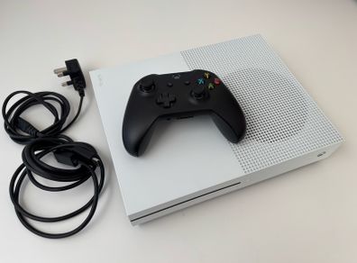 Xbox One S 1Tb with controller (stick drift)