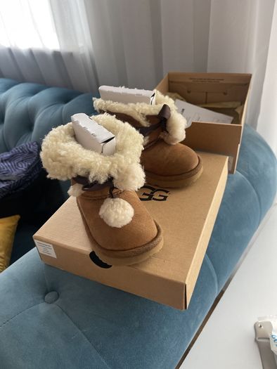 UGG boots Bailey bow infant size Uk5