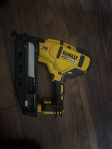 dewalt 2nd fix nail gun