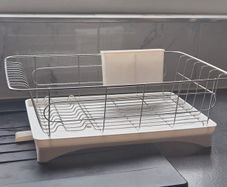 Dish drain