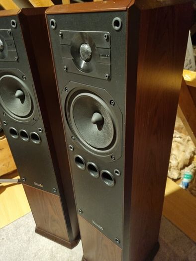 Mission 752 speakers (One is blown)