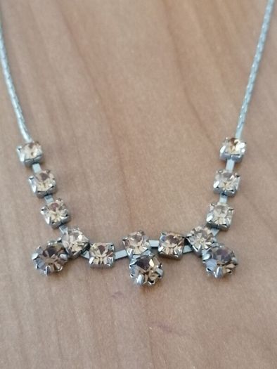 beautiful necklace very dressy