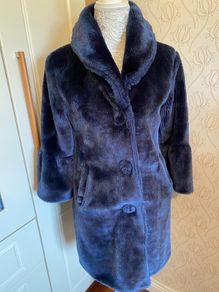 Navy blue midnight blue coat /fur 3/4 length sleeves