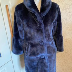 Navy blue midnight blue coat /fur 3/4 length sleeves