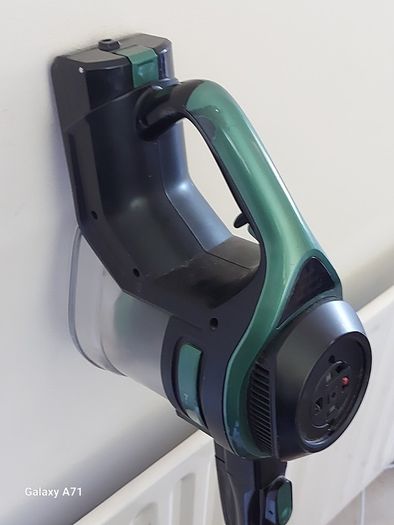 Salter Cordless Vacuum Cleaner, Multisurface motorixed Floor Brush, Model SAL0046V2FTE, with charger, in excellent condition