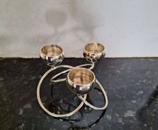 Lovely metal tealight holder