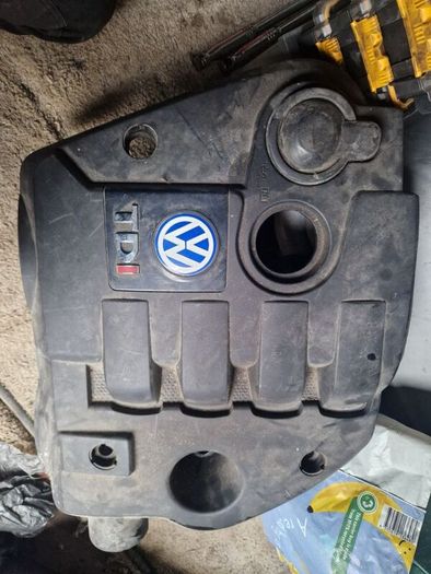 Passat b5.5 engine cover