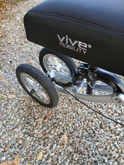 knee walker KneeScoot Quad 4 All Terrain knee scooter