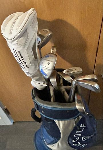 Full beginner golf set Titleist and Wilson with bag and golf balls