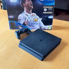 Playstation 4 slim 500GB Boxed