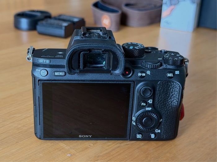 Sony A7iii, 2 genuine batteries, charger, strap