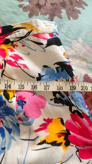 Vintage 80s 90s  floral Midi skirt size small