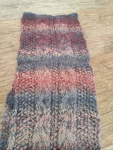 Women's Chunky Knit Cable Snood / Infinity Scarf (Multicolor Pink & Grey)