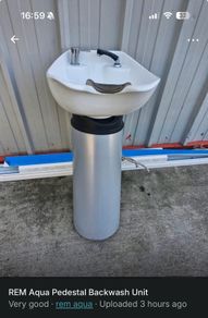 Aqua pedestal unit