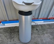 Aqua pedestal unit