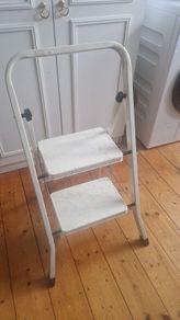 Step ladder