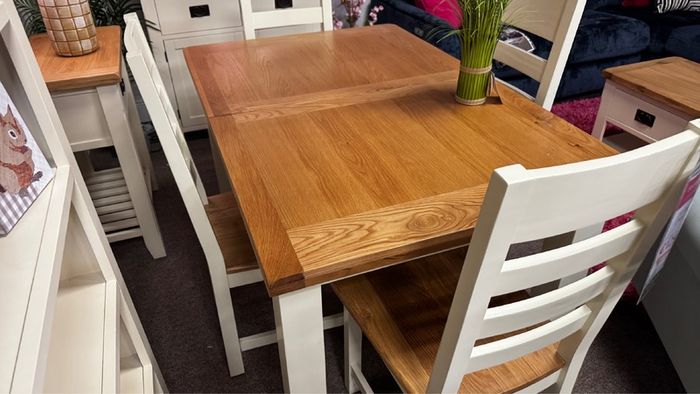 Oak Extending Dining Table Brand New