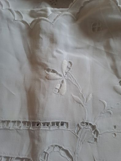 Antique Linen Tablecloths Etc