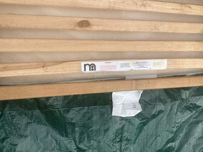 Baby cot with mattress in good condition FOR FREE
