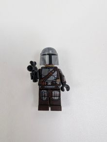 100% Lego LEGO Star Wars Mandalorian with Blaster, Jet Pack, Helmet, & Silver Beskar Armor
