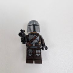 100% Lego LEGO Star Wars Mandalorian with Blaster, Jet Pack, Helmet, & Silver Beskar Armor