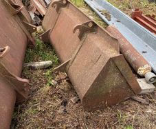 7' 6" Tighe loader bucket, jcb brackets