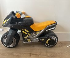 Molto Batman ride on