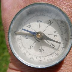 Vintage Dry Magnetic Portable Compass
