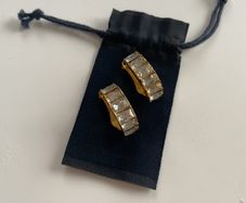 Beautiful Crystal and Goldtone Vintage Clip on Earrings