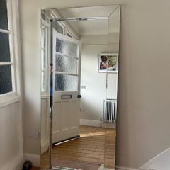 Frameless bevelled full-length mirror