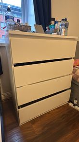 chest of drawers