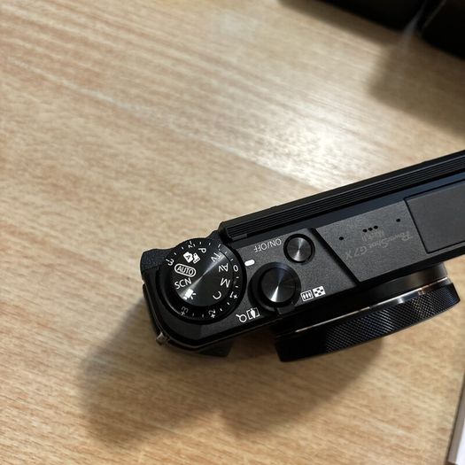 Canon G7X Mark II