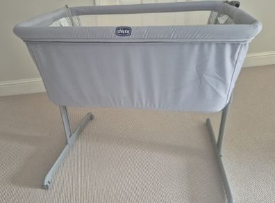 Chicco Next2Me Bedside Crib & Travel Case
