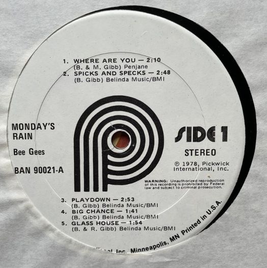 LP Bee Gees, in good condition. The price is on the list.