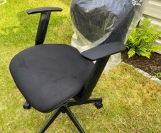 adjustable office chair (black)