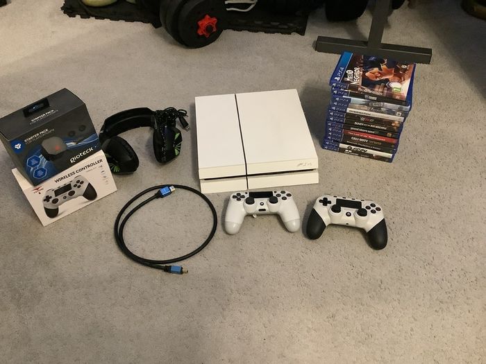 PlayStation 4 Glacier white 500Gb