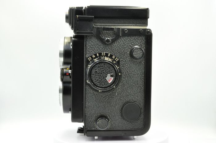 Yashica G 124 MAT TLR Camera Medium format 6x6 Film Roll- Good condition. -FULL SERVICE-