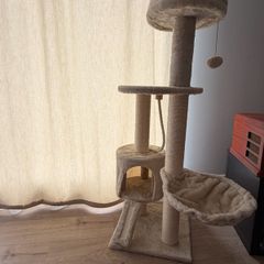 cat tree / scratcher