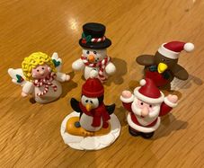Christmas Cake Decorations