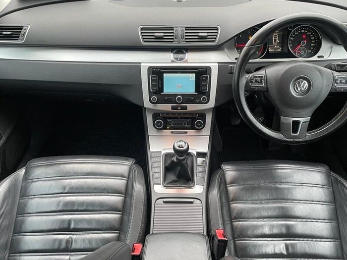 Volkswagen Passat 2011